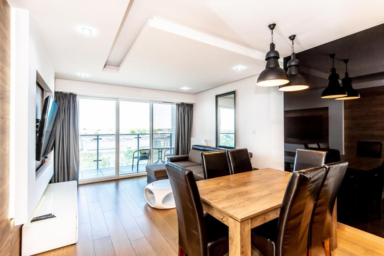 Super-apartamenty International Fair Apartment *
